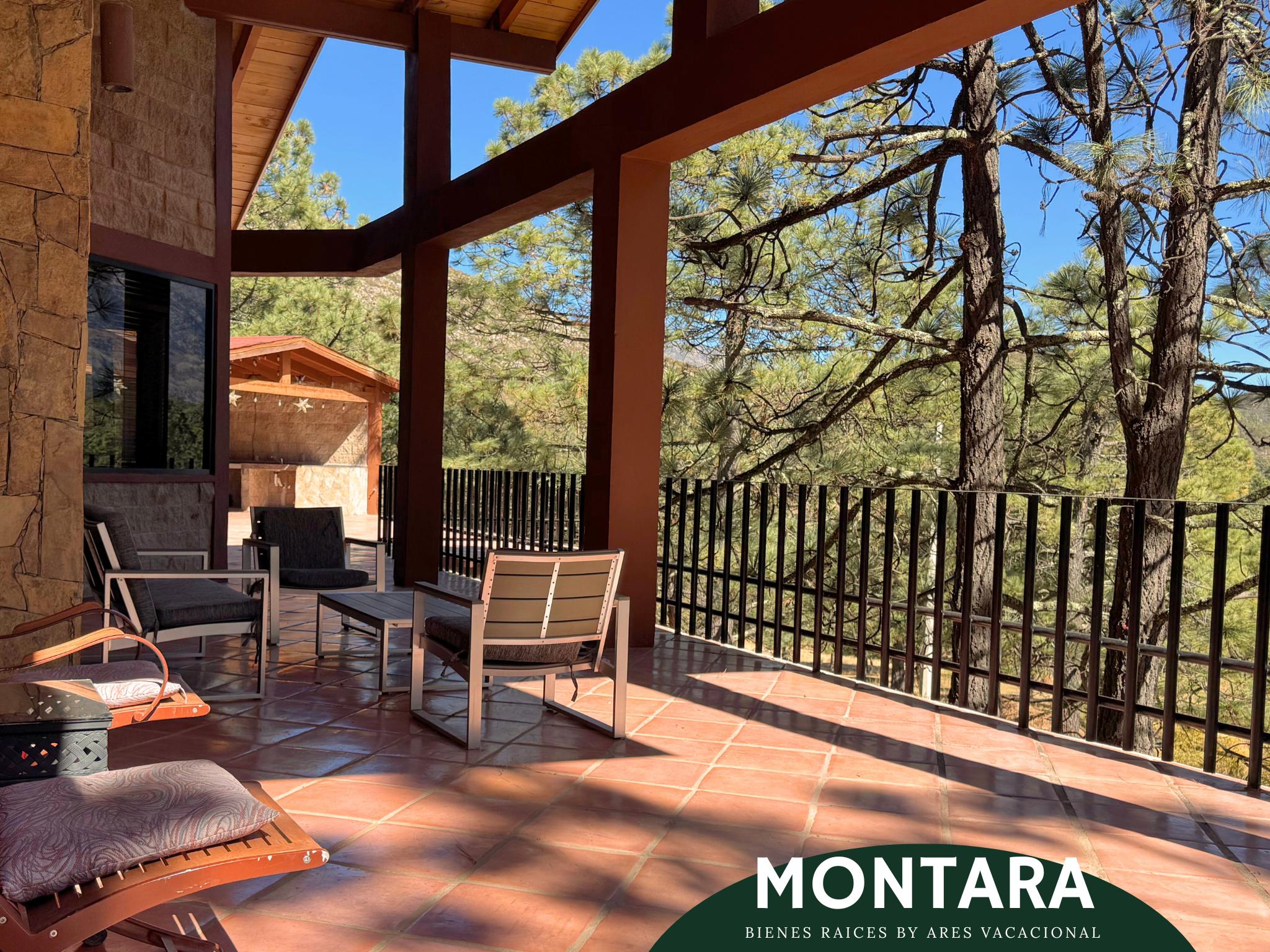 Cabaña de lujo en venta frente al campo de golf – Bosques de Monterreal